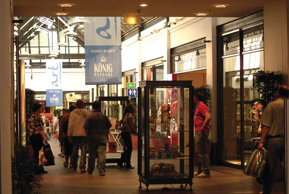 Einkaufszentrum - Königpassage, Ladenpassage<br>Dr. Julius-Leber-Straße/ Königstraße/ Fleischhauerstraße<br>Lübeck